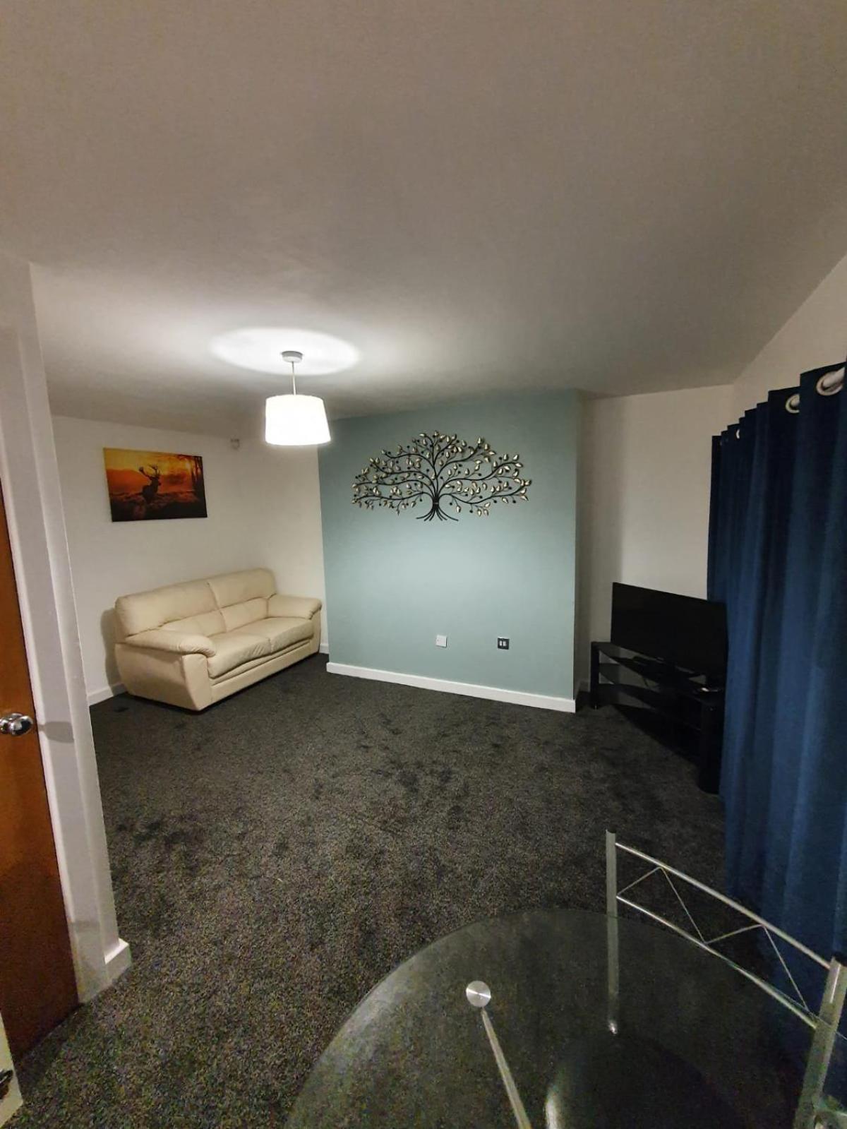 Quiet 2 Bedroom Flat In Darlington With Free Parking, Wi-Fi And More Exterior photo